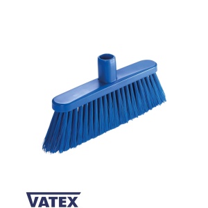 Staande bezem met middelharde borstelharen voor dagelijks gebruik