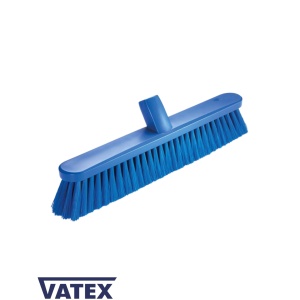 Compacte bezem met harde borstelharen